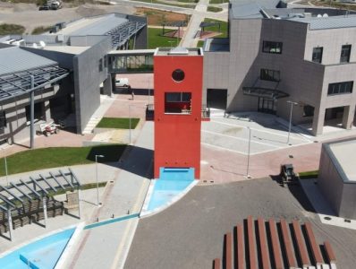 Αεροφωτογραφία ακαδημαϊκού campus στη Δυτική Μακεδονία όπου εγκαταστάθηκε modular data center και δίκτυο Wi-Fi 6 από τη Layer 1 Technologies.